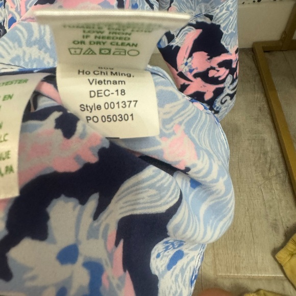 Lilly Pulitzer - Picture 4 of 5